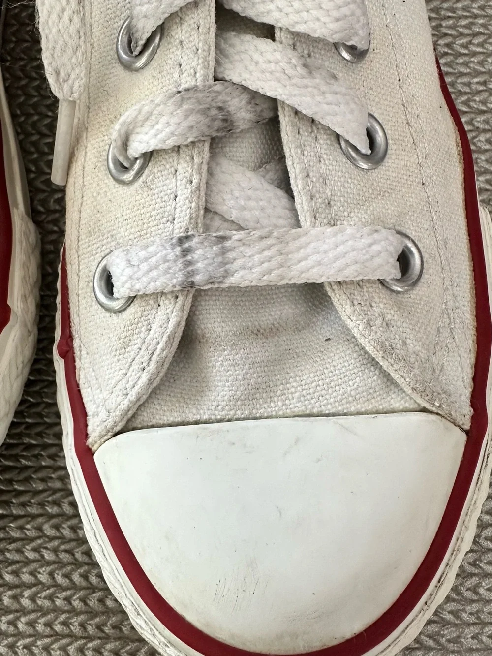 Converse low top